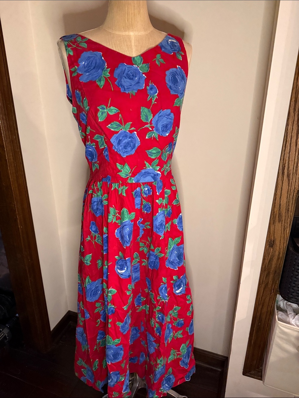 Red Floral Sleeveless Vintage Midi Dress with Blue Roses